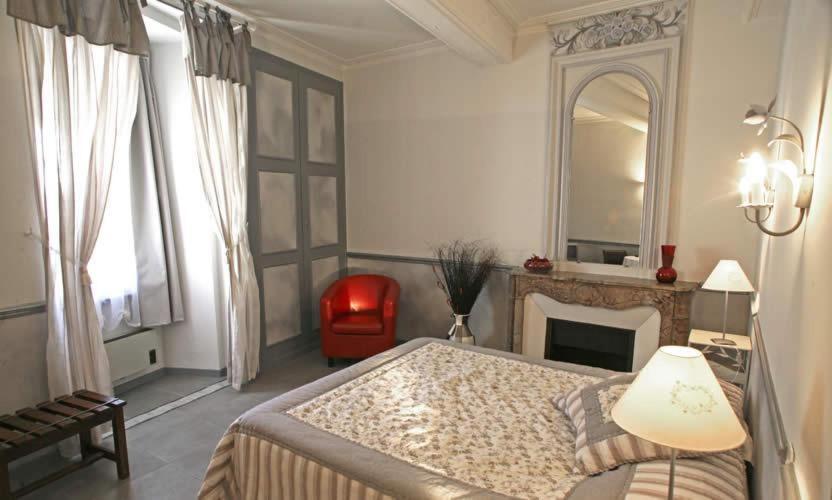 La Garbure Hotel Chateauneuf-du-Pape Ruang foto